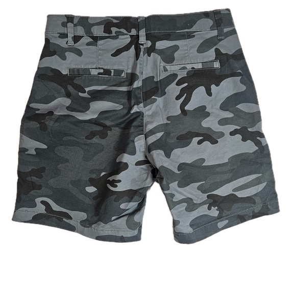 Gap Shorts Womens 2 Camo 5 Inch Inseam Stretch Cotton Utility Patch Pockets NEW - Picture 2 of 5